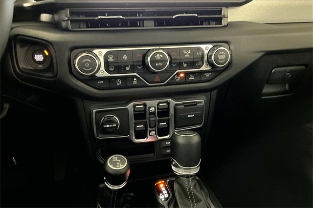 New 2025 Jeep Gladiator Sport image 7