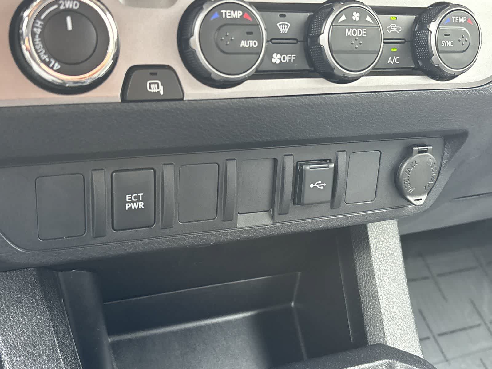 Used 2023 Toyota Tacoma SR AWD/4WD image 22