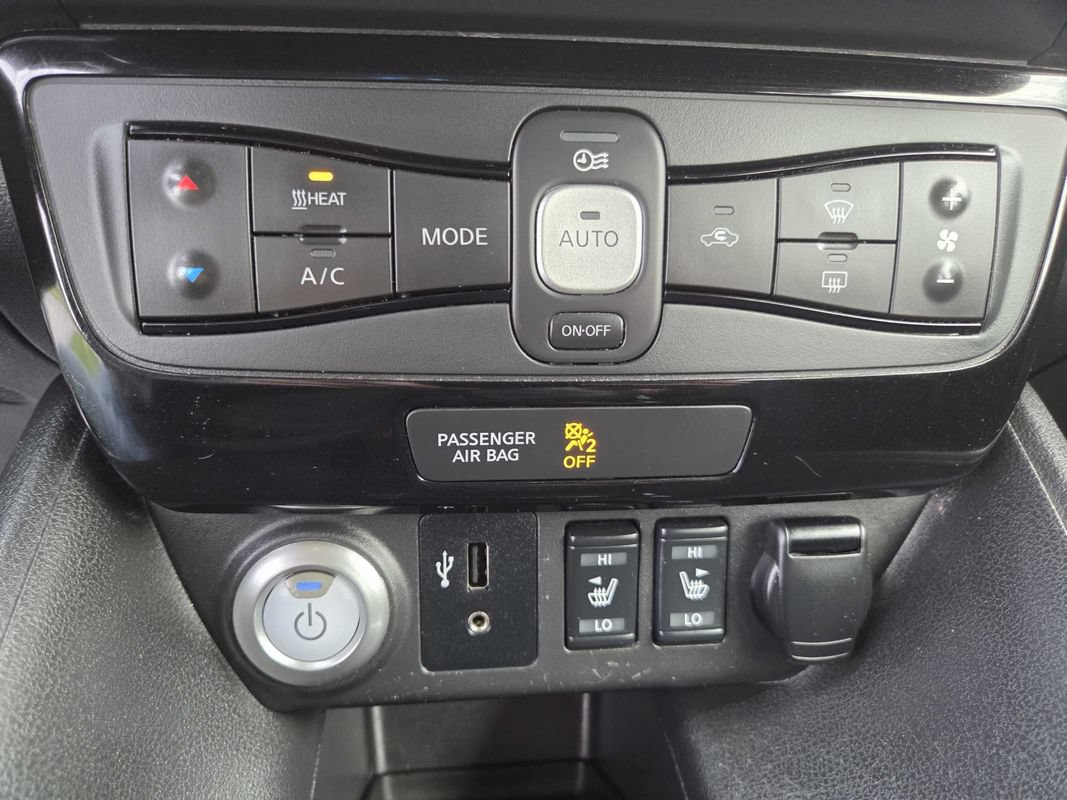 Used 2019 Nissan Leaf SV w/ SV Technology Package FWD image 22