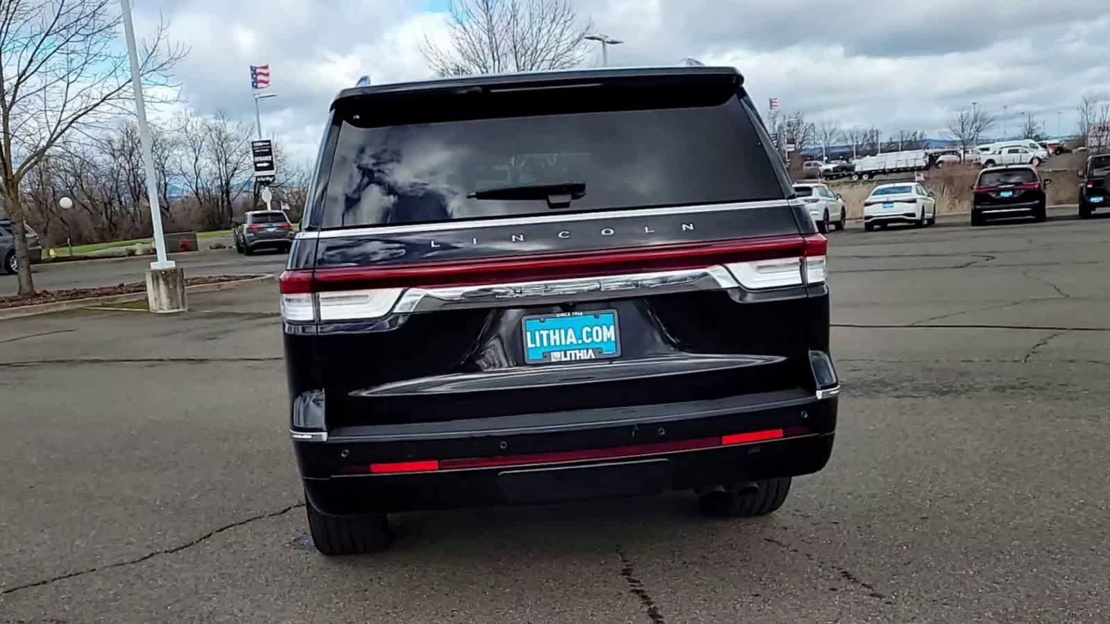Used 2023 Lincoln Navigator Reserve AWD/4WD image 7