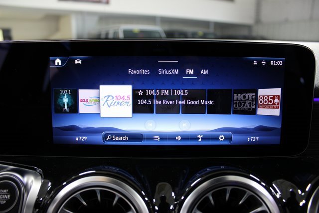 Used 2024 Mercedes-Benz GLB 250 4MATIC w/ Exclusive Package image 24