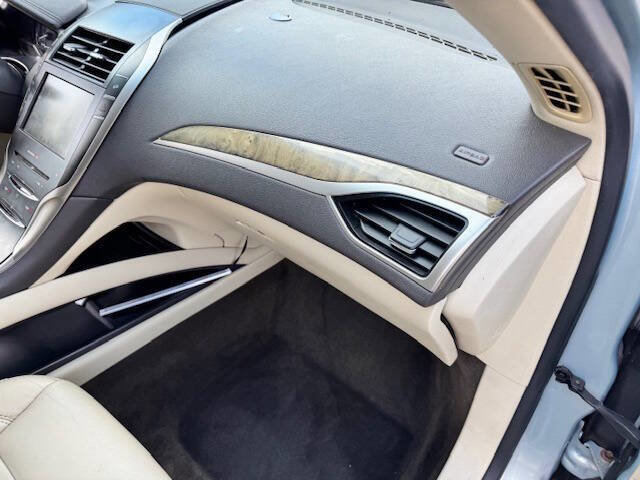 Used 2014 Lincoln MKZ Hybrid w/ Equipment Group 201A Select FWD image 31