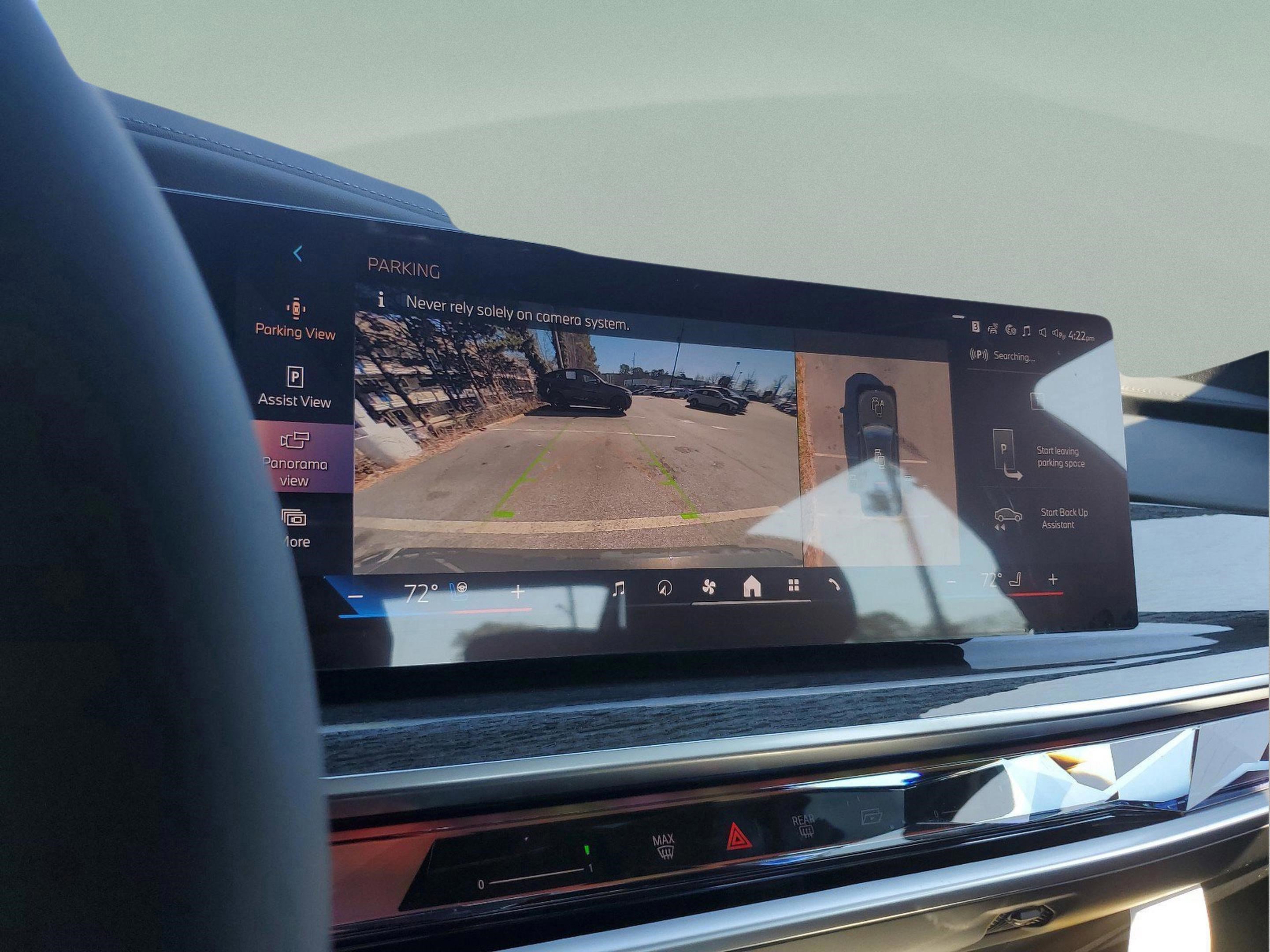 Used 2025 BMW 750e xDrive image 28