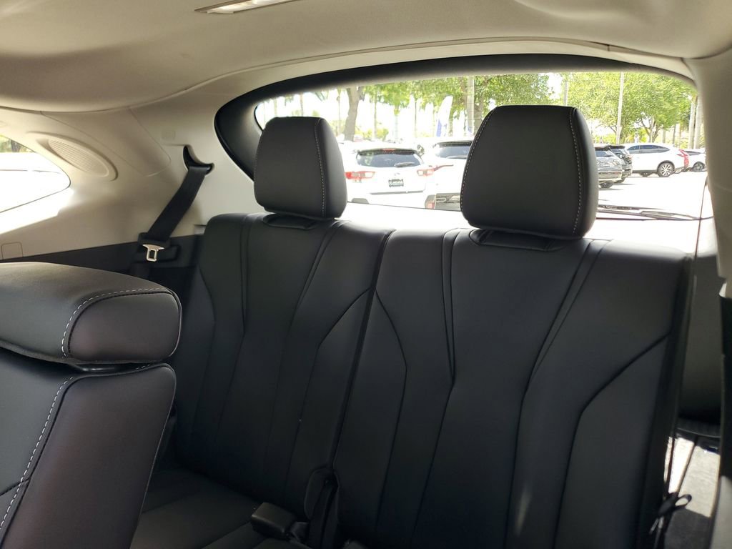 Used 2026 Acura MDX w/ Technology Package image 15