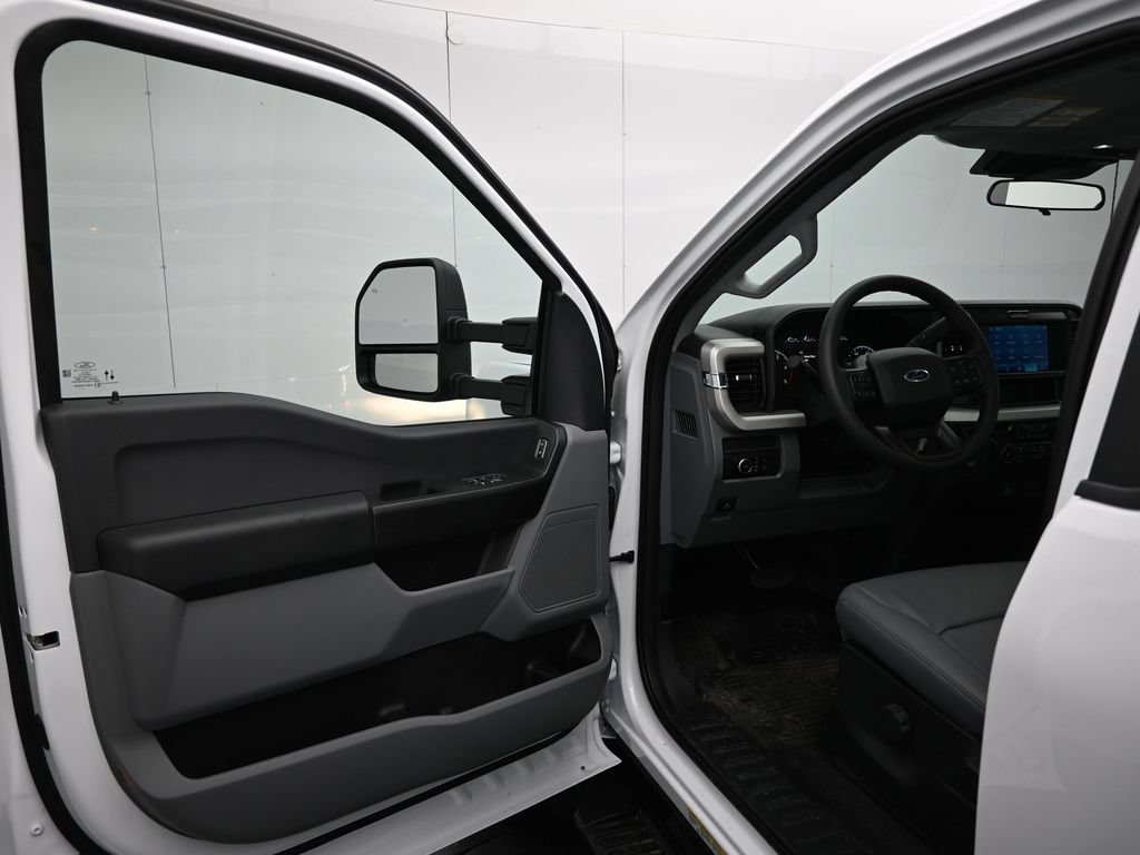 New 2026 Ford F550 2WD Regular Cab Super Duty image 11