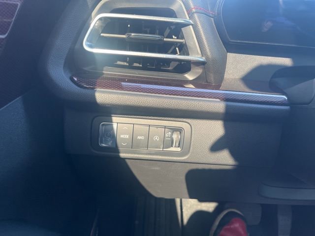 Used 2024 Chevrolet Traverse RS image 24