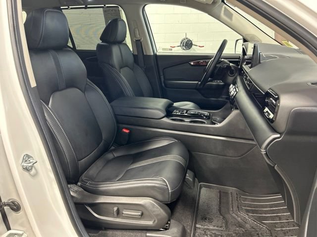 Certified 2025 Honda Pilot Touring image 14
