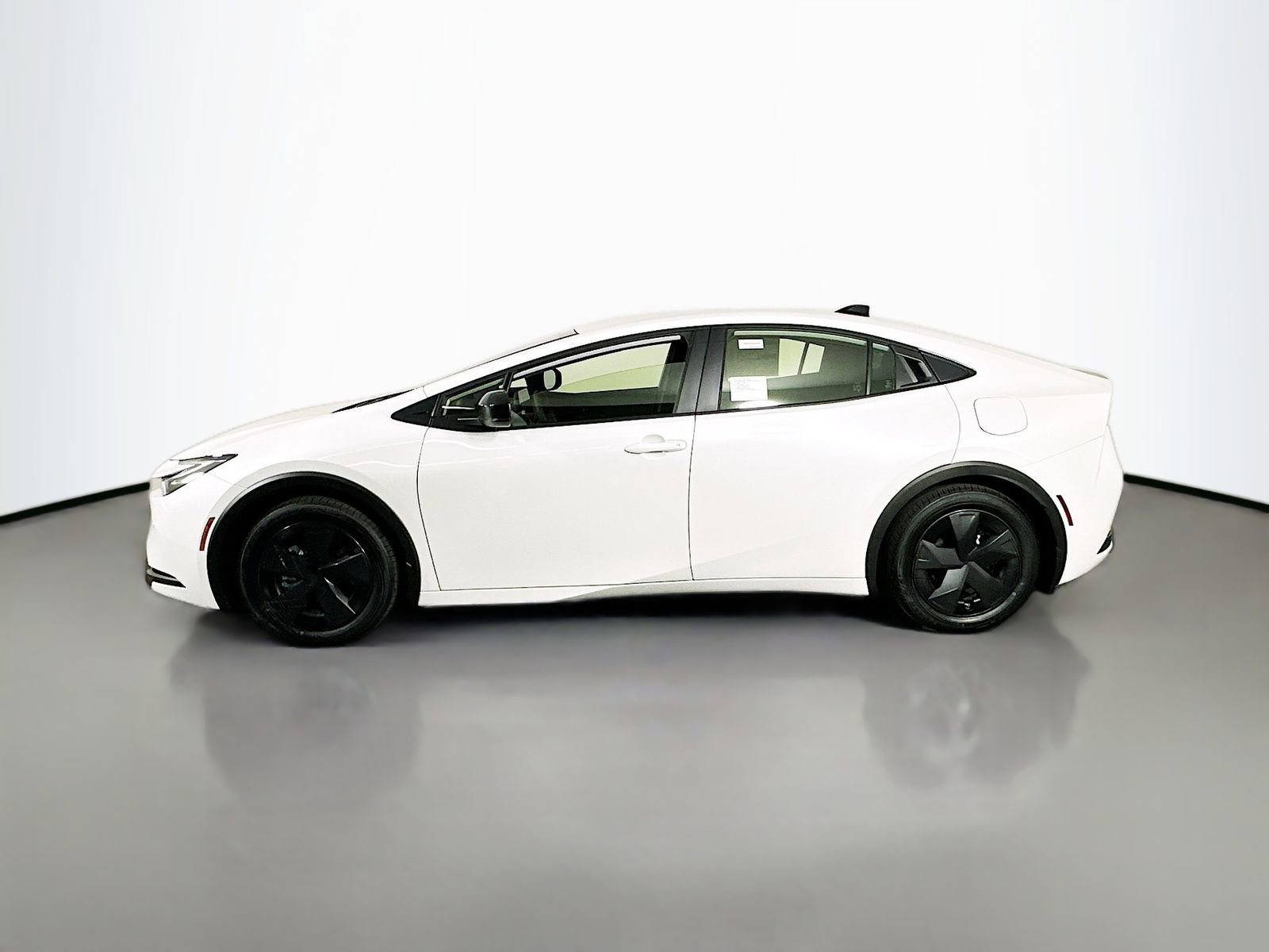 New 2026 Toyota Prius Plug-In Hybrid FWD image 4