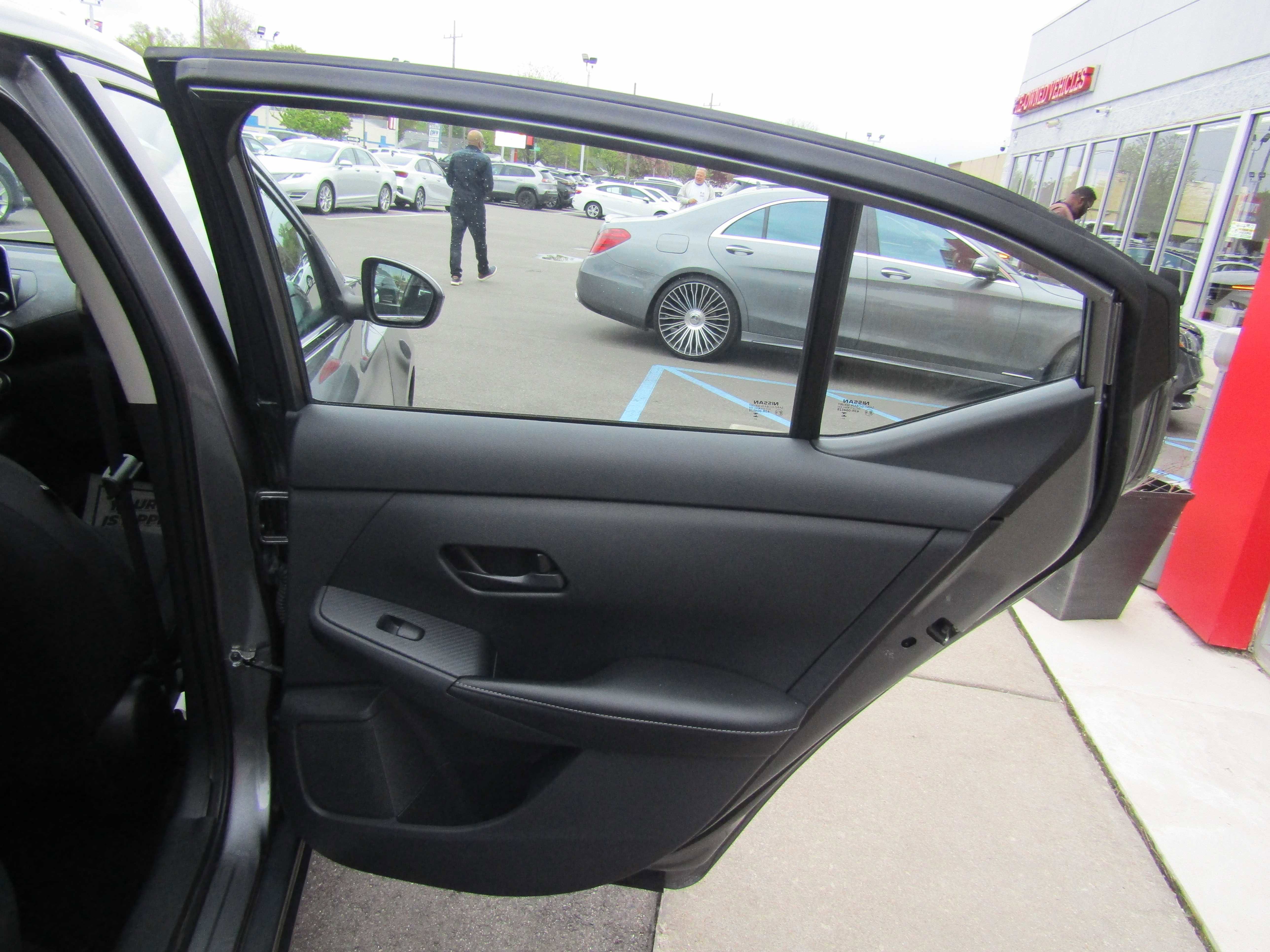 Used 2024 Nissan Sentra SV FWD image 12