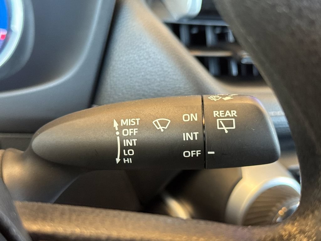 Used 2024 Toyota RAV4 LE AWD/4WD image 32