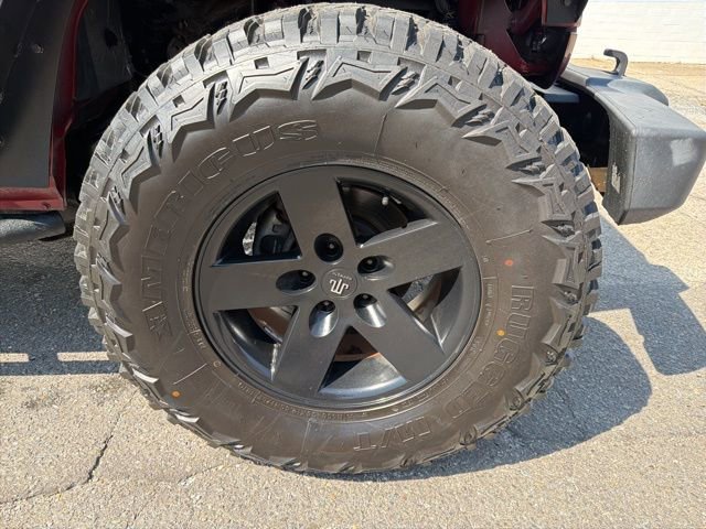 Used 2010 Jeep Wrangler Unlimited Rubicon w/ Trailer Tow Group image 9