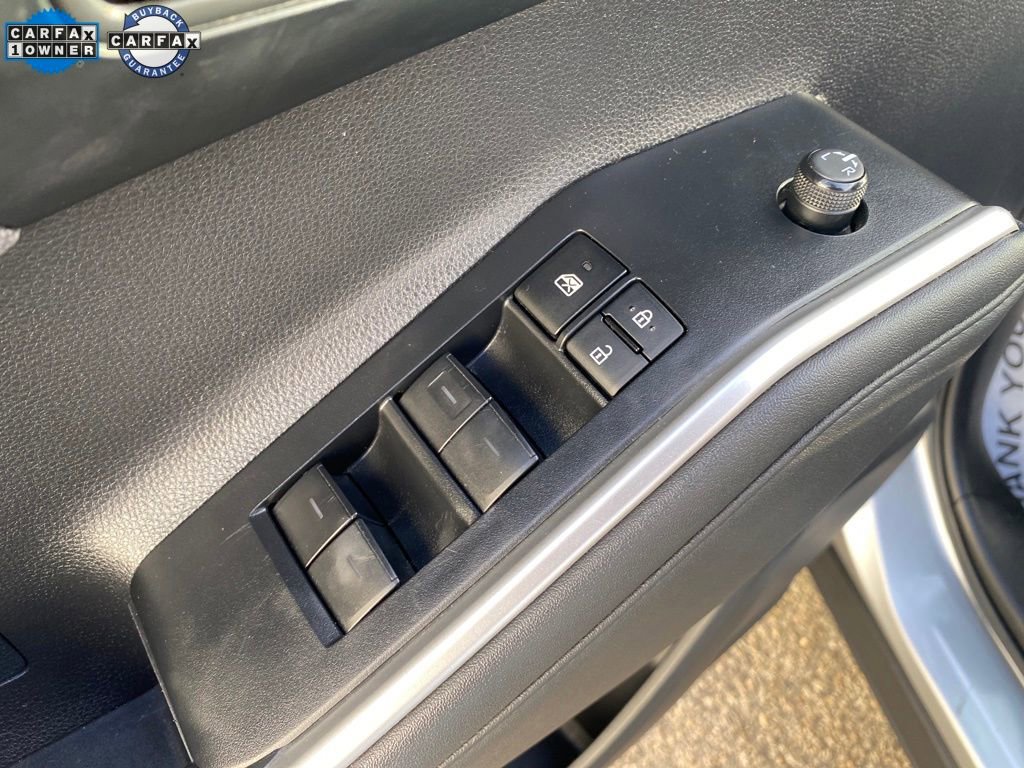 Used 2024 Toyota Highlander LE image 28