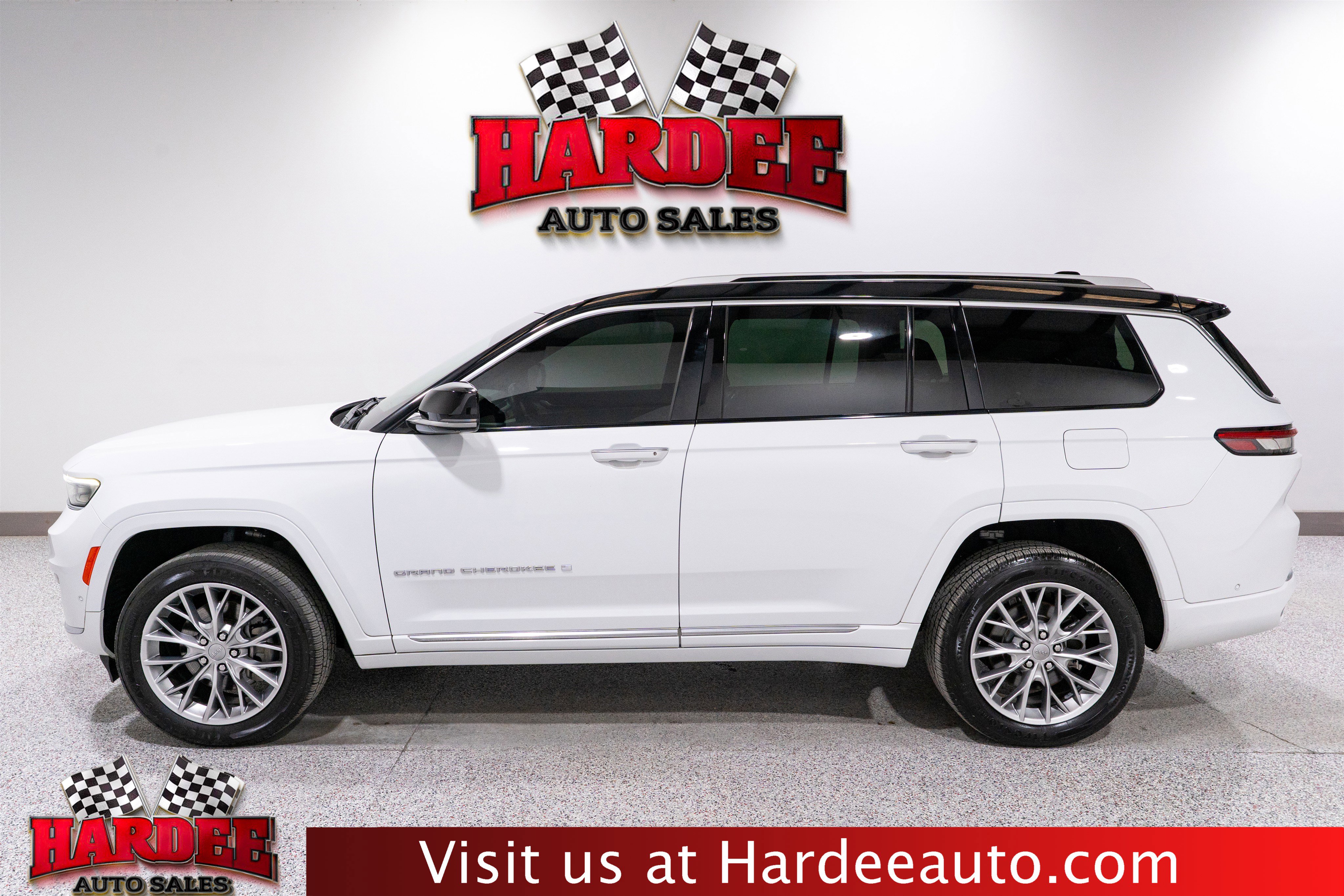 Used 2023 Jeep Grand Cherokee L Summit w/ Luxury Tech Group V RWD image 1