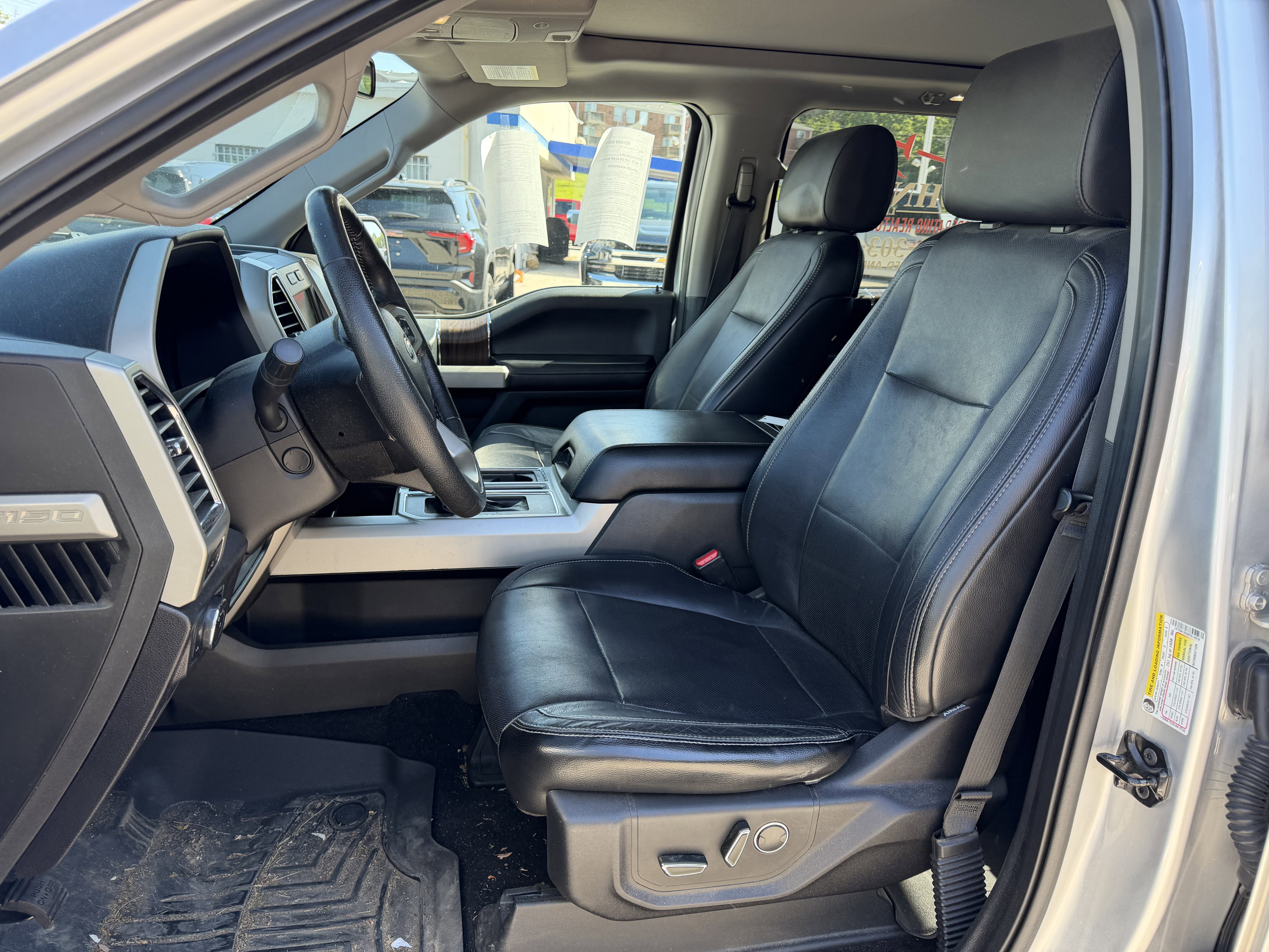 Used 2015 Ford F150 Lariat w/ Equipment Group 502A Luxury AWD/4WD image 13