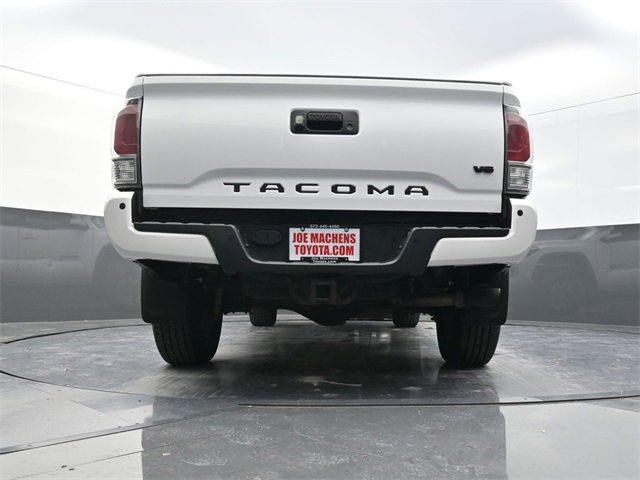 Used 2020 Toyota Tacoma TRD Off-Road image 32
