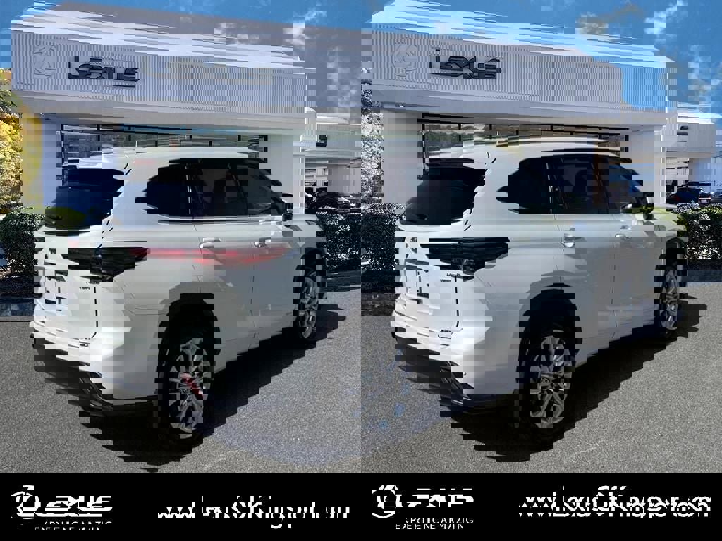 Used 2023 Toyota Highlander Limited image 5