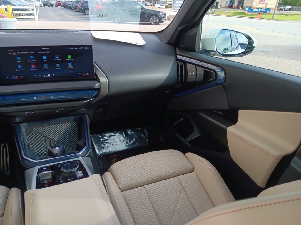 Used 2025 BMW X3 xDrive30i w/ M Sport Package image 11