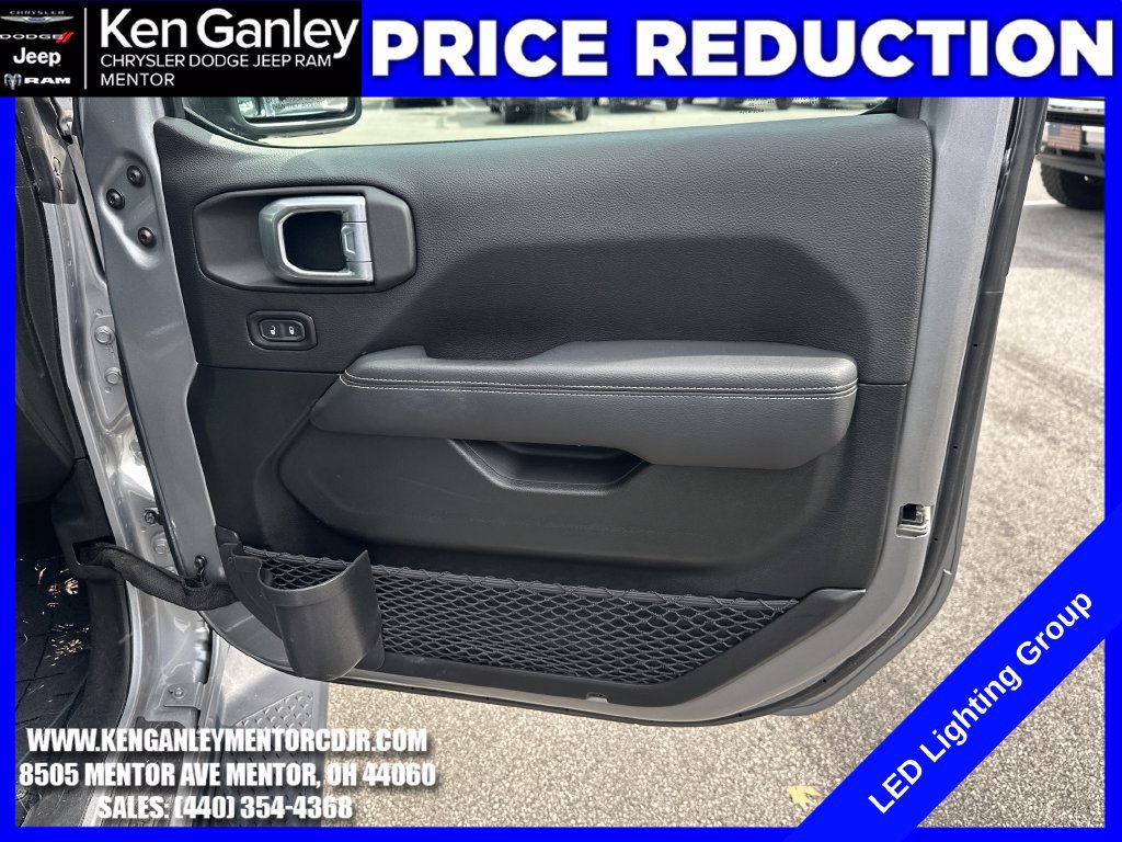 Used 2020 Jeep Gladiator Overland AWD/4WD image 23