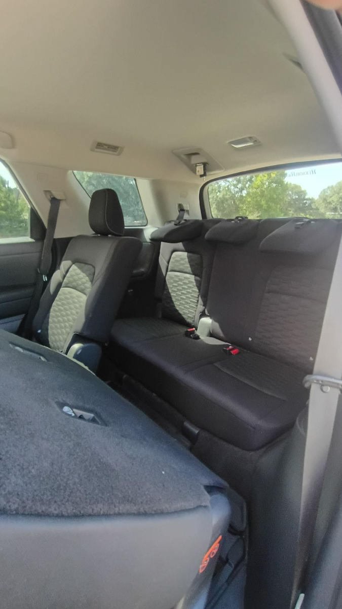 Used 2022 Nissan Pathfinder SV w/ SV Black Package FWD image 14