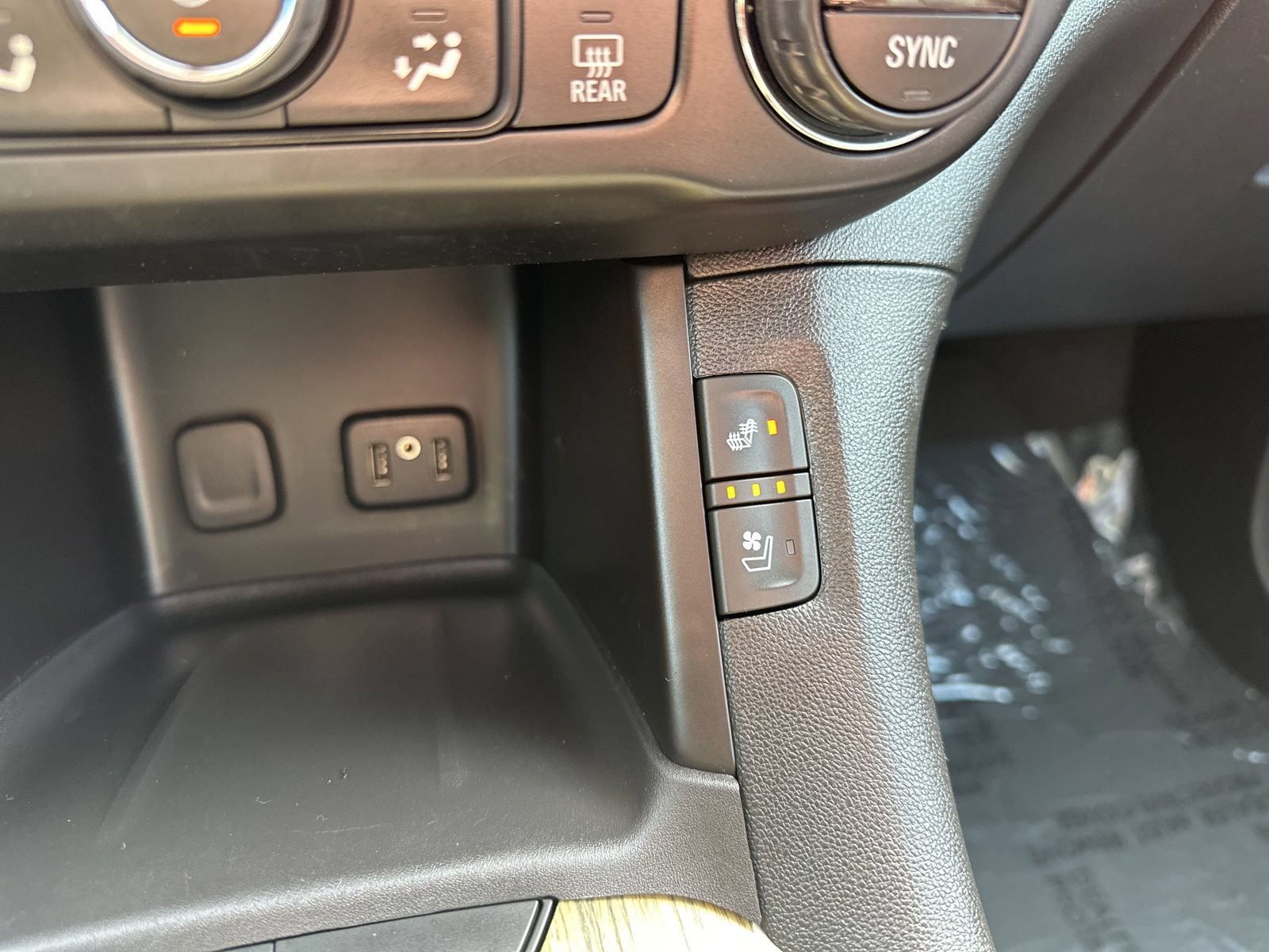 Used 2018 GMC Acadia Denali AWD/4WD image 69