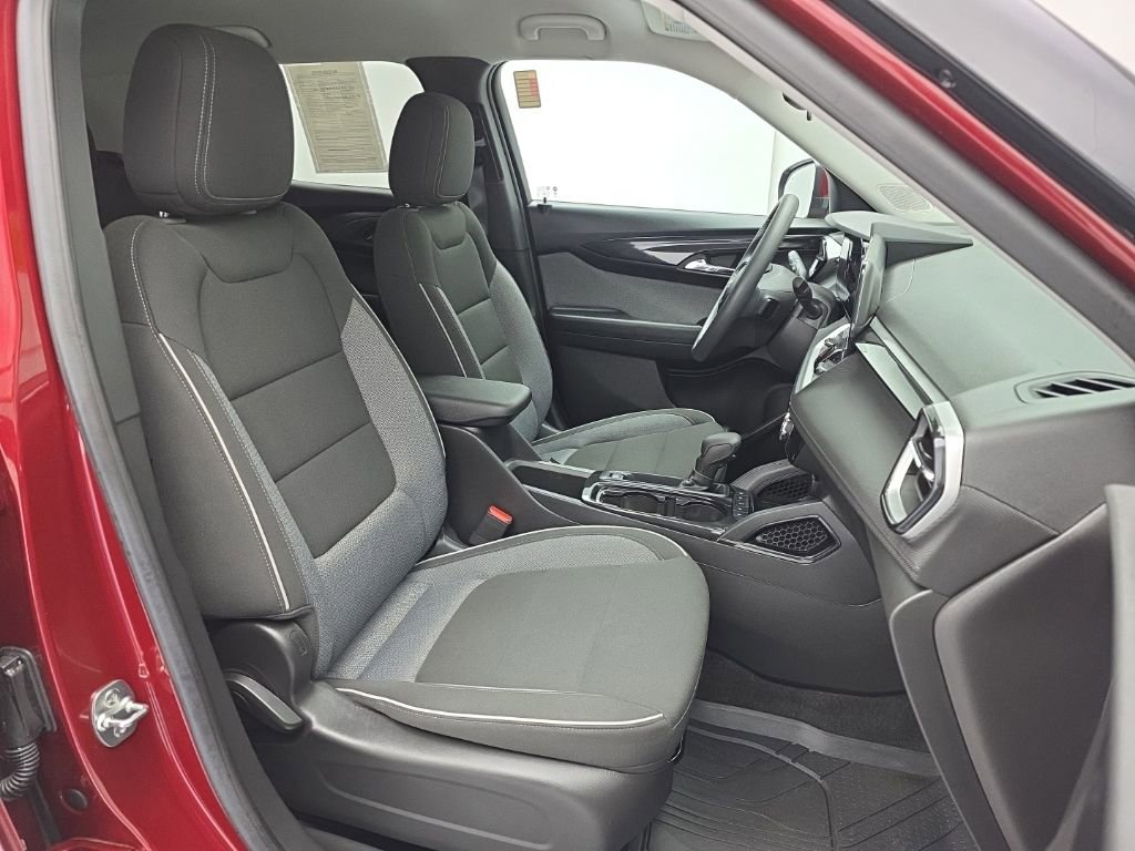 Certified 2024 Chevrolet TrailBlazer LT w/ Driver Confidence Package FWD image 43
