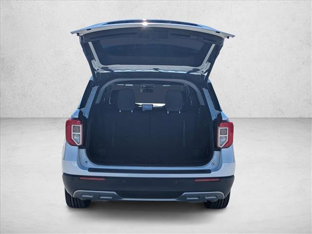 Used 2020 Ford Explorer XLT w/ Equipment Group 202A image 6