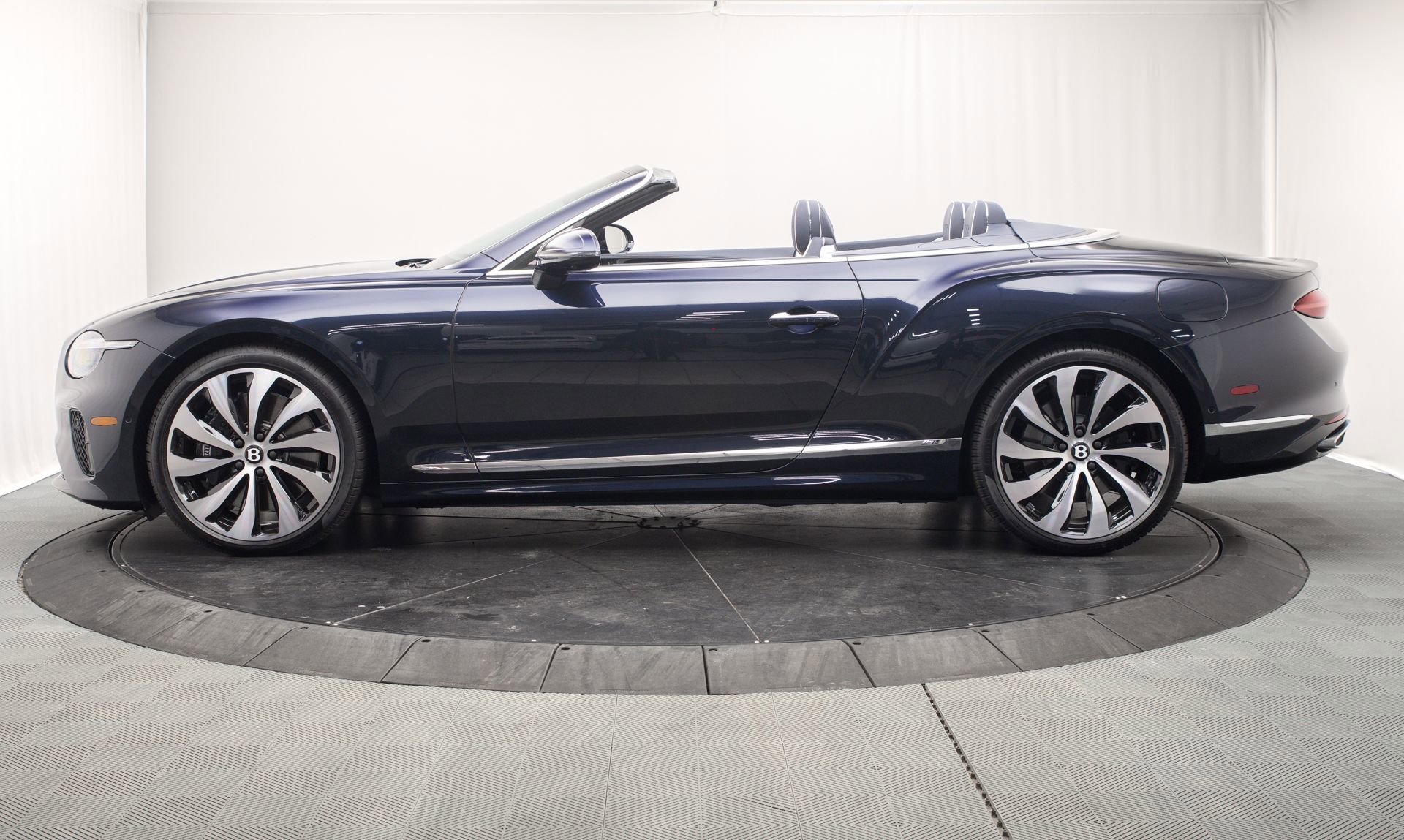 New 2026 Bentley Continental GTC AWD/4WD image 6