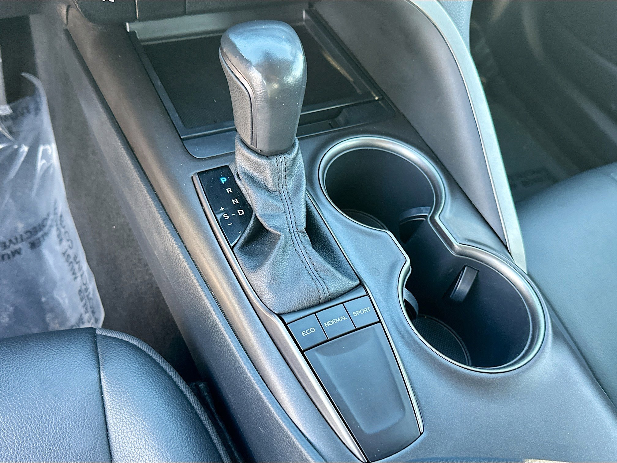 Used 2023 Toyota Camry SE image 16