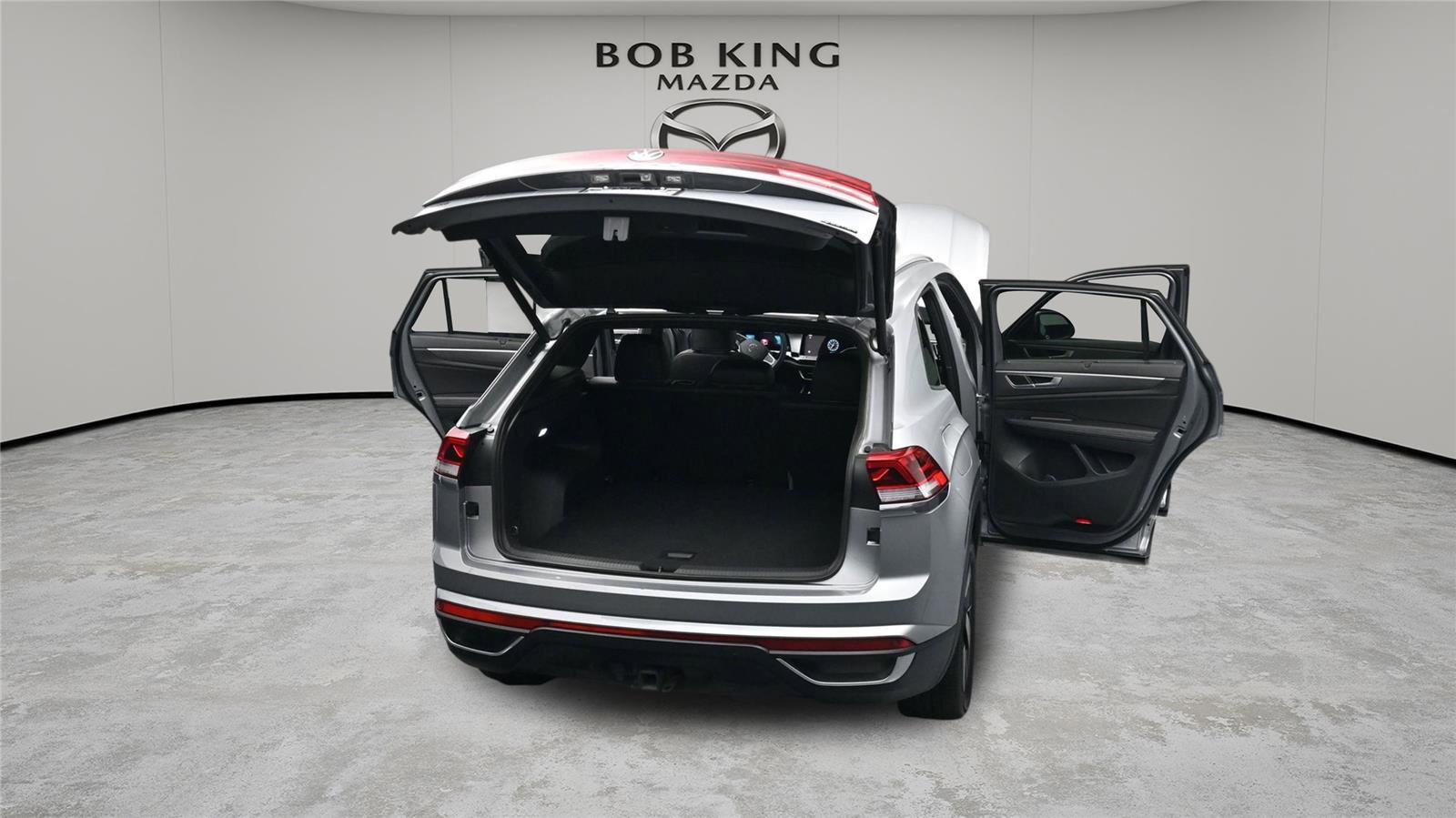 Used 2025 Volkswagen Atlas Cross Sport SE image 18