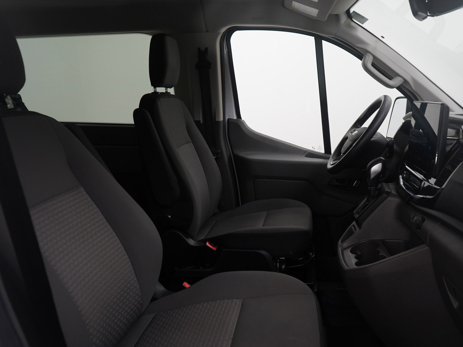 Used 2024 Ford Transit 350 XLT image 11