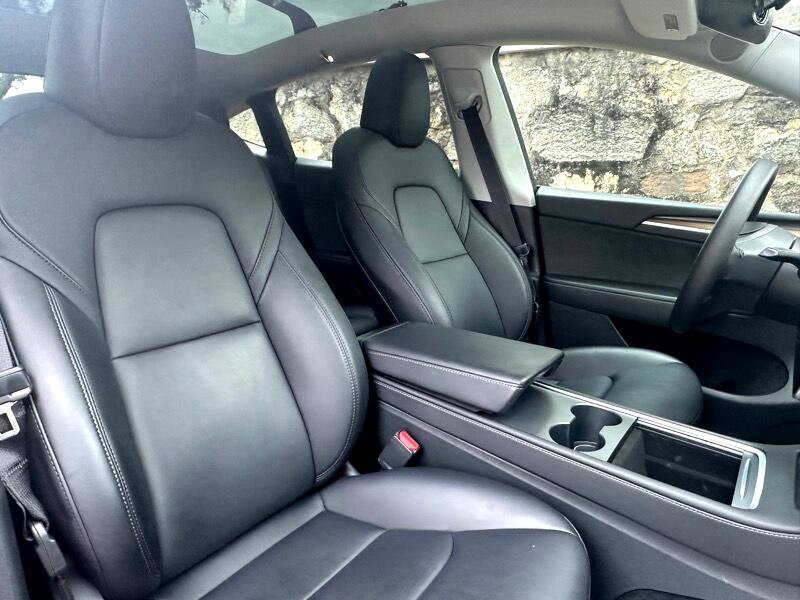 Used 2023 Tesla Model Y Long Range image 30