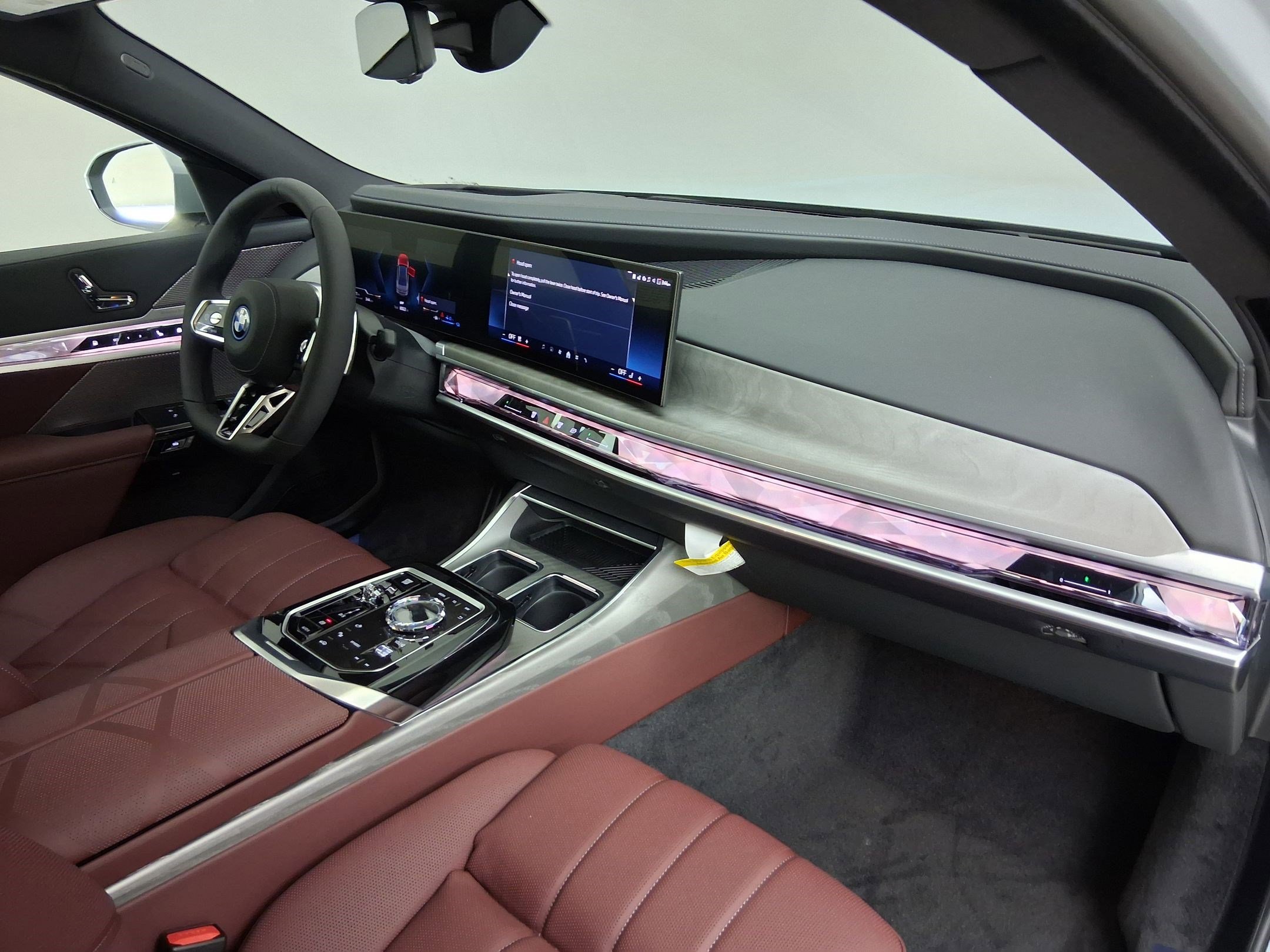 New 2026 BMW 750e xDrive w/ Premium Package AWD/4WD image 29