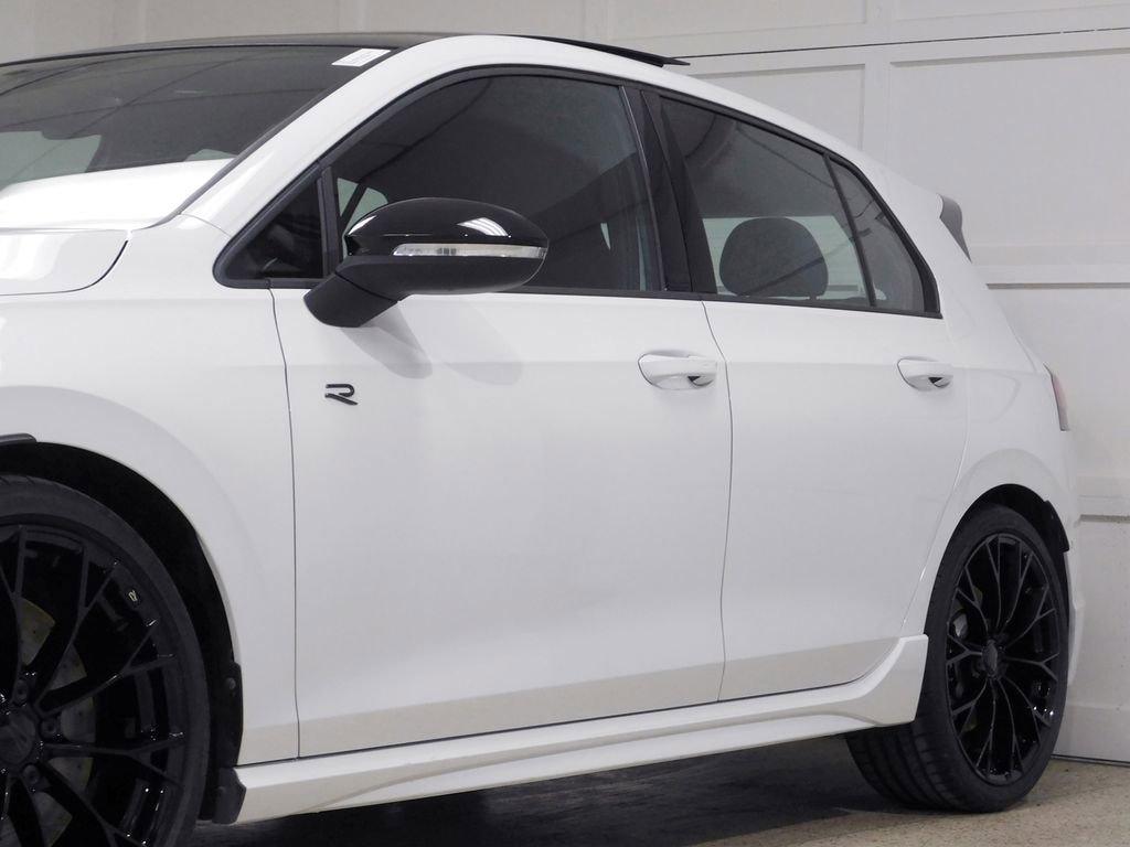 Used 2025 Volkswagen Golf R Black Edition image 23