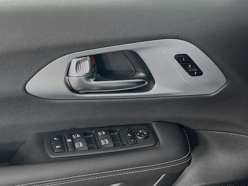 New 2026 Chrysler Pacifica Limited w/ S Appearance Package image 19