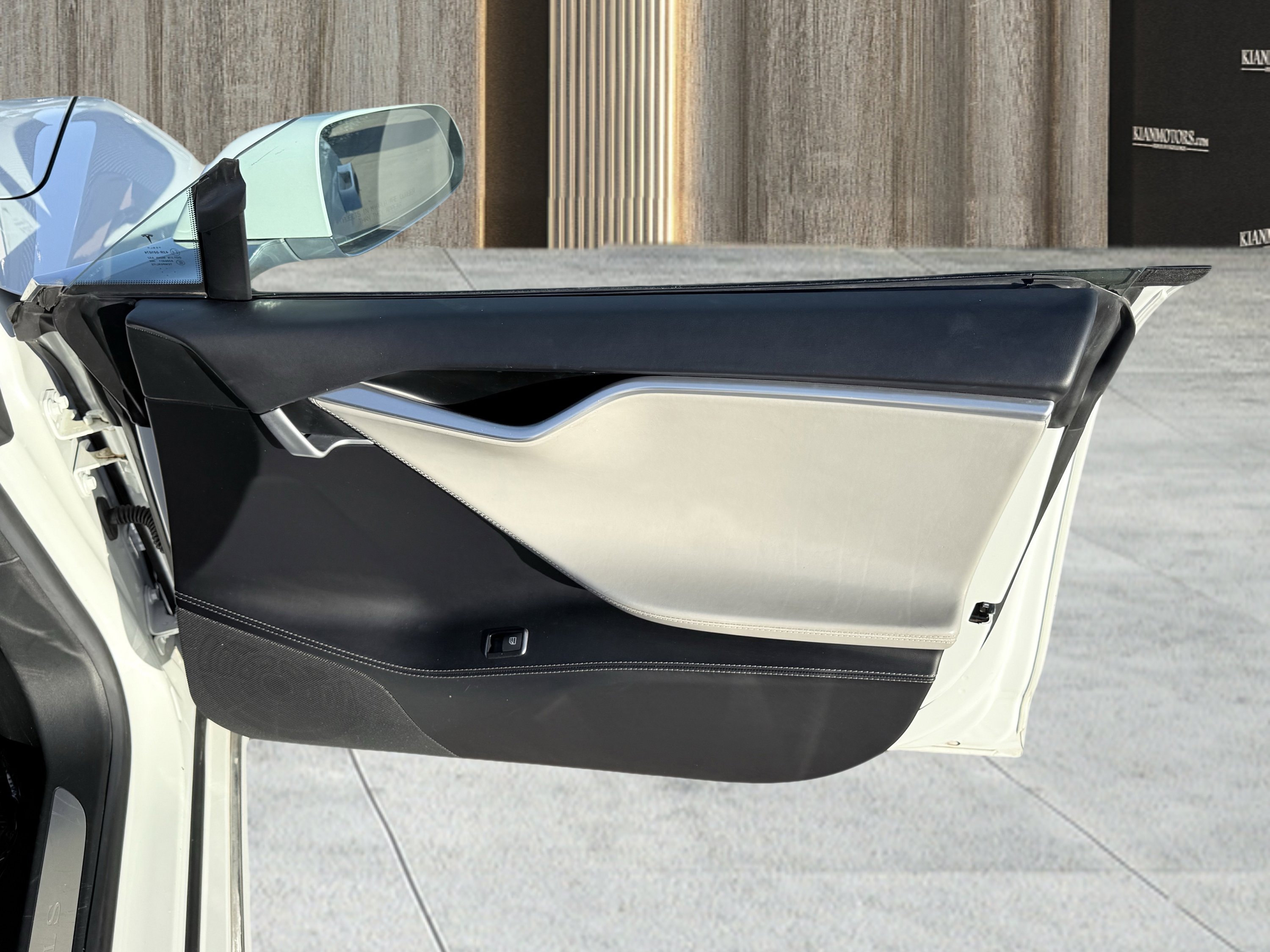 Used 2016 Tesla Model S 60 image 59