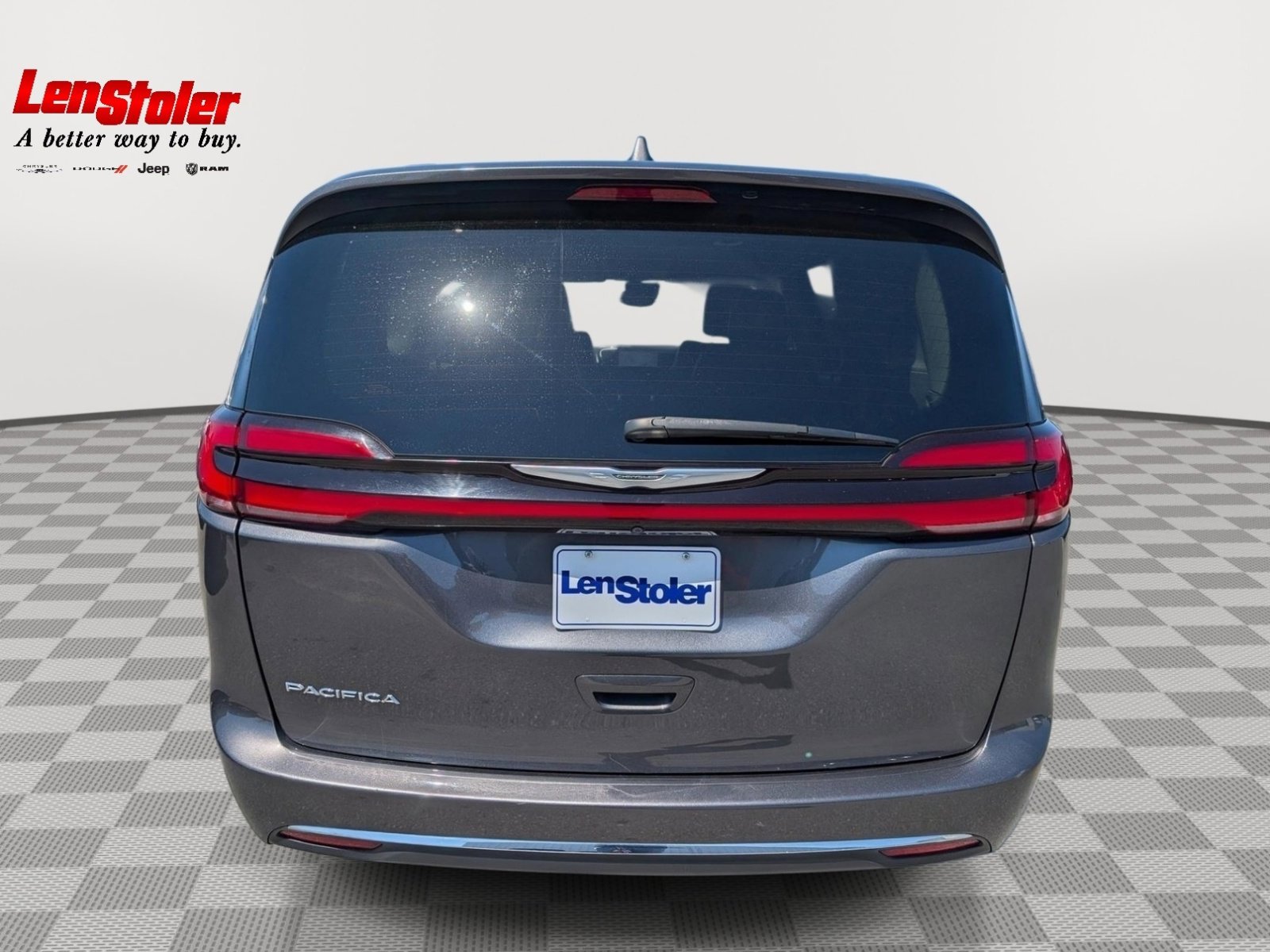 Used 2022 Chrysler Pacifica Touring-L FWD image 4