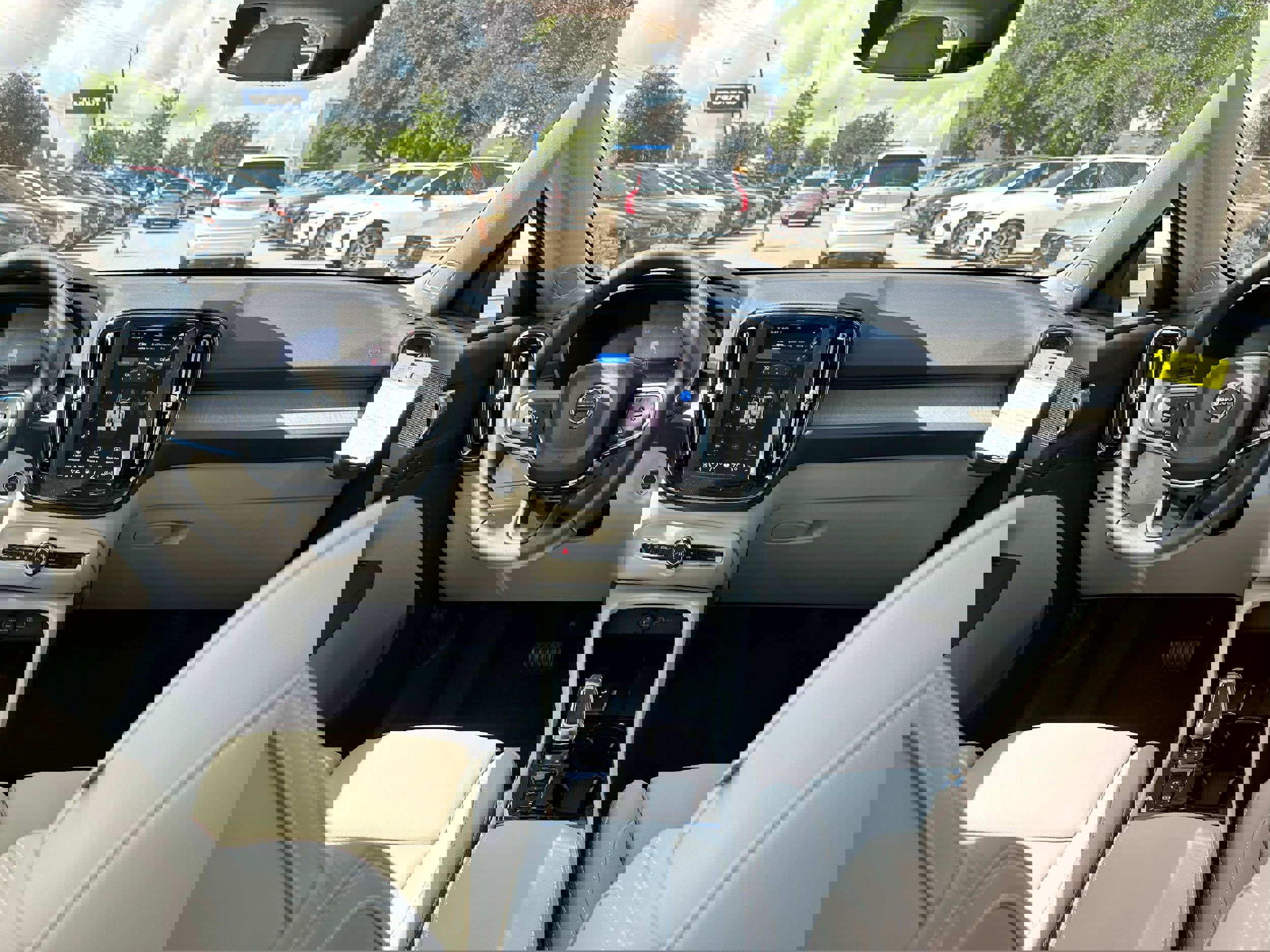 New 2026 Volvo XC40 B5 Plus w/ Protection Package Premier image 14