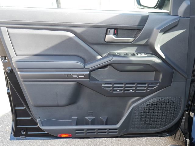 Used 2025 Toyota Tacoma TRD Sport AWD/4WD image 12