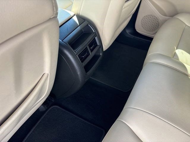 Used 2019 Cadillac XT5 FWD image 31