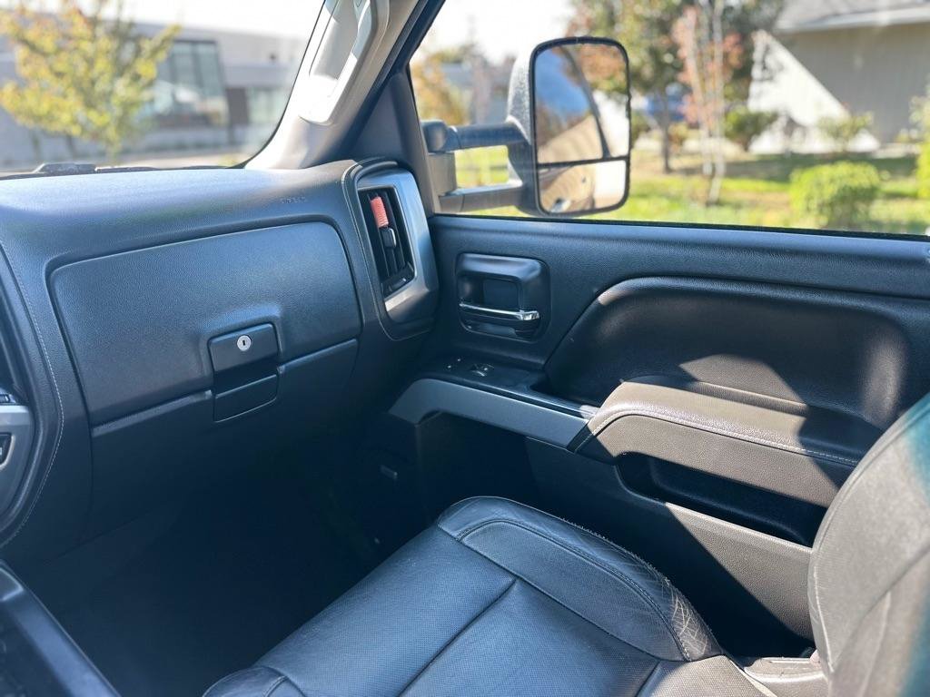 Used 2015 Chevrolet Silverado 2500 LTZ AWD/4WD image 11