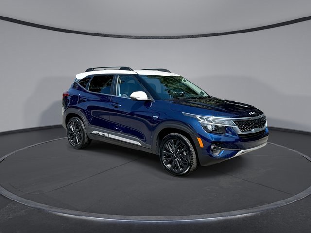 Used 2023 Kia Seltos Nightfall Edition image 2