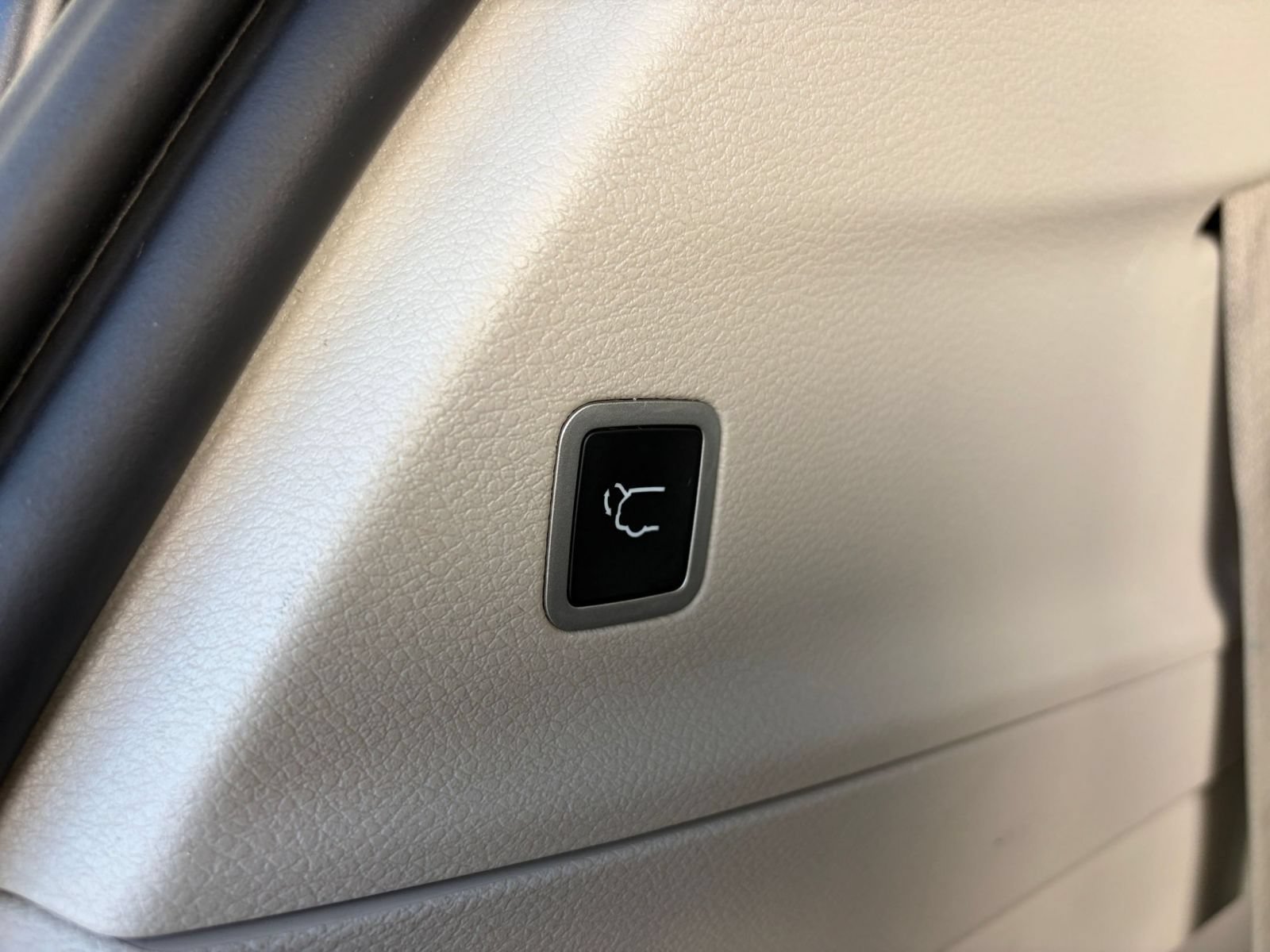 Used 2024 Chrysler Pacifica Touring-L FWD image 22