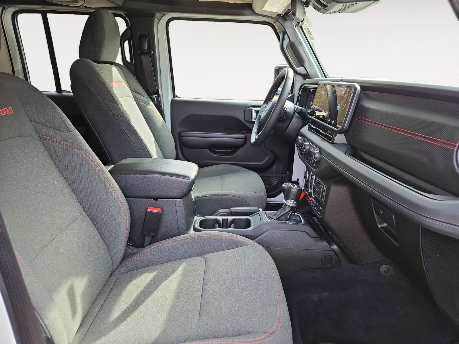 Used 2025 Jeep Wrangler Unlimited Rubicon image 15