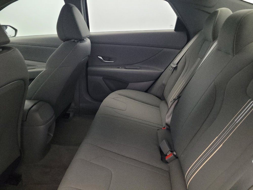 Used 2024 Hyundai Elantra SEL FWD image 18