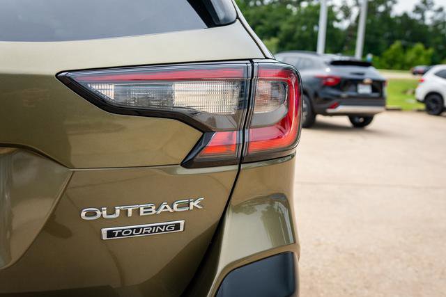 Used 2020 Subaru Outback Touring w/ Popular Package #2 AWD/4WD image 17