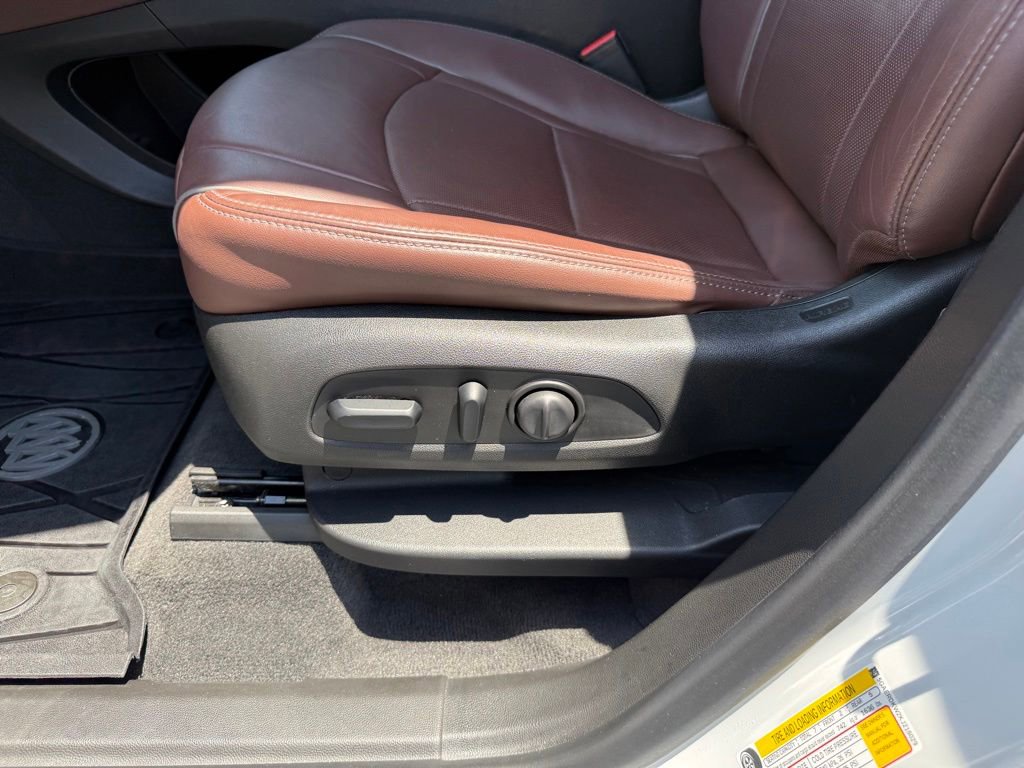 Used 2019 Buick Enclave Avenir w/ Avenir Technology Package FWD image 14