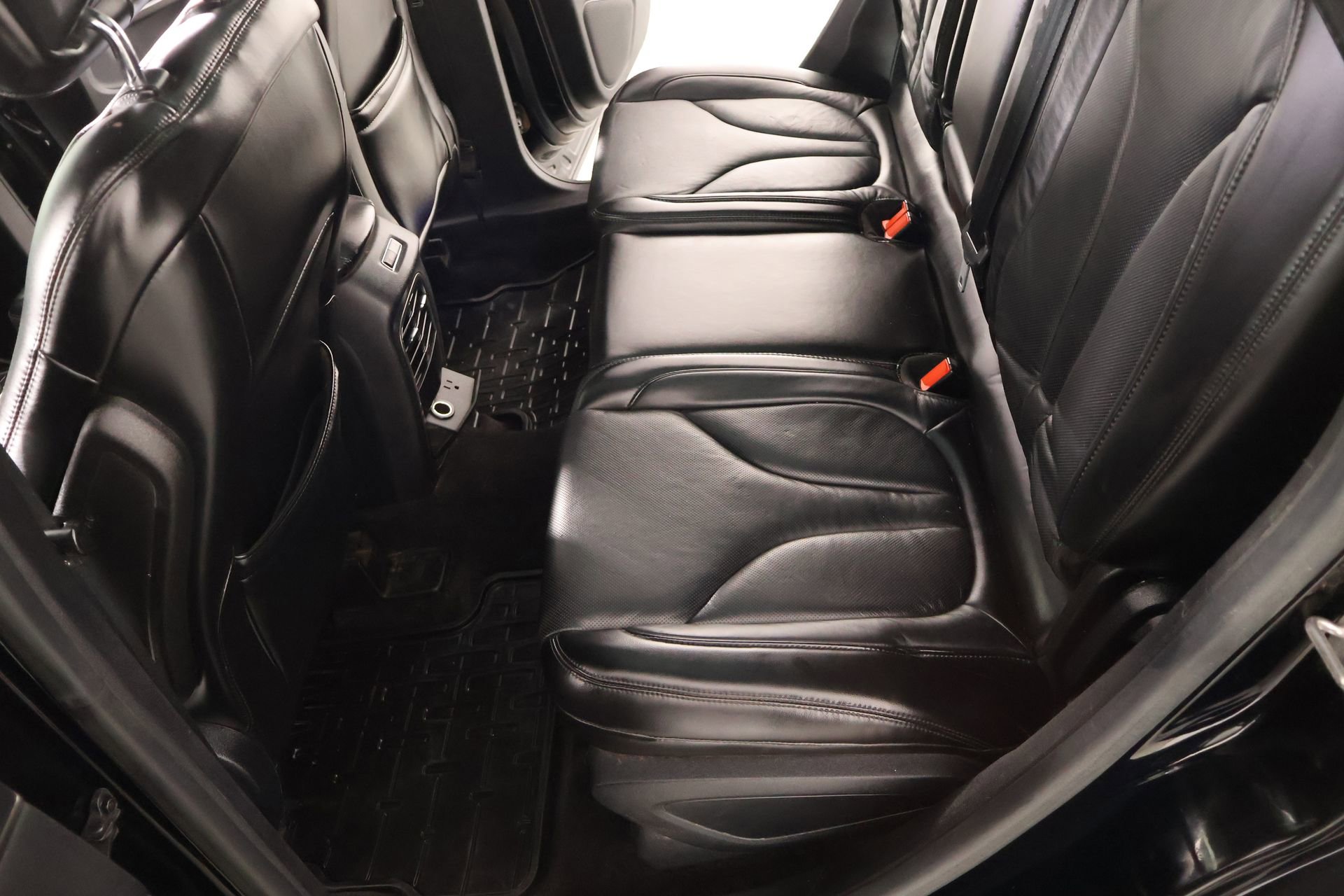 Used 2017 Lincoln MKC Reserve w/ Lincoln MKC Climate Package image 12