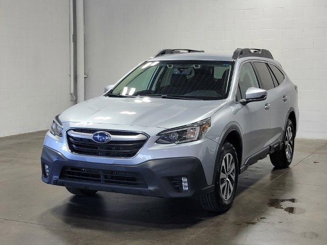 Used 2022 Subaru Outback Premium AWD/4WD image 2