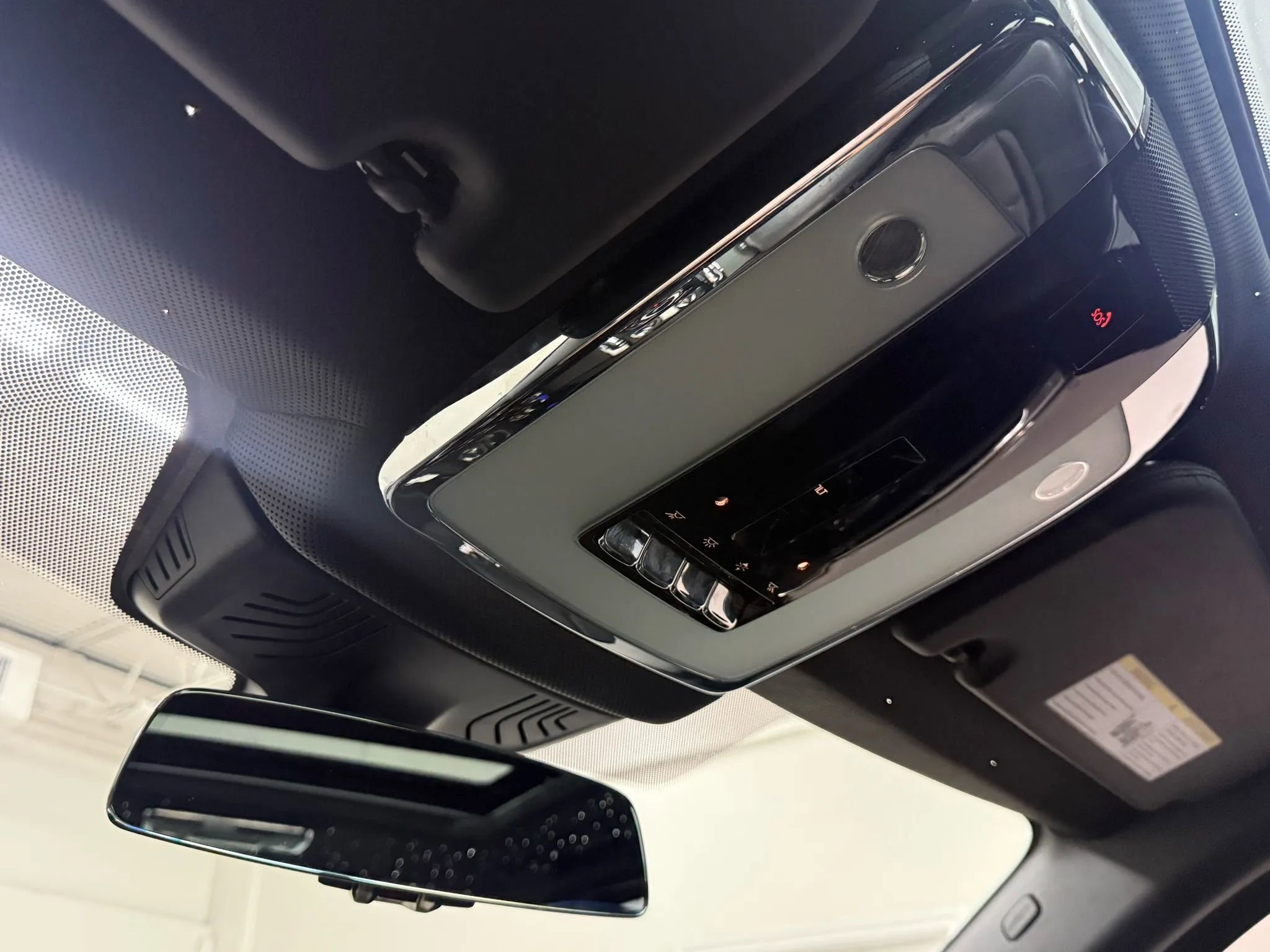 Used 2019 Rolls-Royce Cullinan image 24