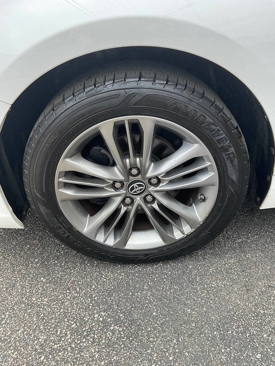 Used 2016 Toyota Camry SE w/ Moonroof Package FWD image 7